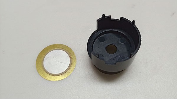 蜂鳴器：ABS粘銅電鍍KJ-998-818T改性硅膠應(yīng)用案例
