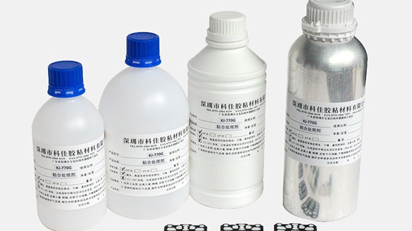 膠粘硅膠用快干膠粘不住，是膠水有問題嗎？